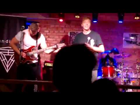 landless - Respire + Connections