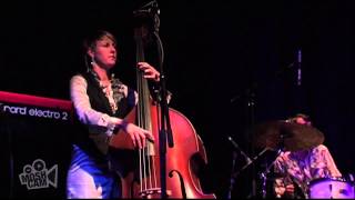 Elana Stone - Beautiful Sound (Live in Sydney) | Moshcam