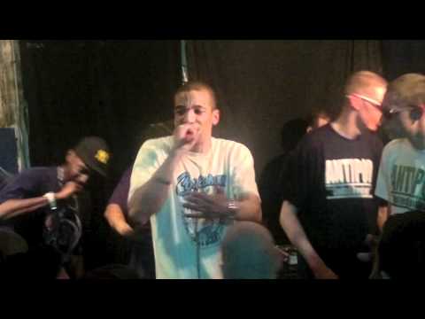 NASME _LARGE SUR LA SCENE DU RAP (live miroiterie 06.05.2011) .mov