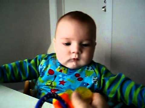 VÓ að "borða" graut :d