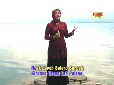Yulinda Rosa-labai malang (official music video)  lagu minang lamo