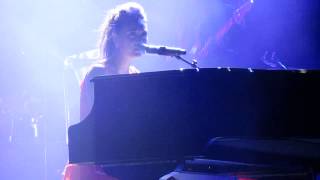 Dia Frampton - Heartless (The Voice Tour 2014)