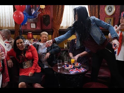 EastEnders - Hayley Slater Vs. Kat Moon (21st May 2018)