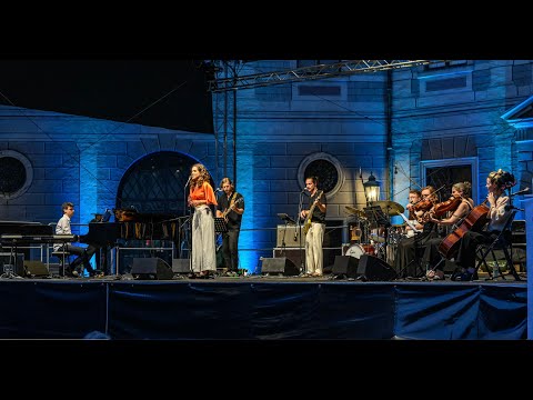 Alma Naidu live with Band & Strings | Brunnenhof der Residenz Munich (Showreel)