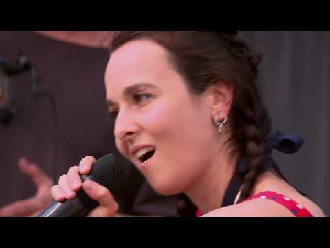 CHŁOPCY KONTRA BASIA - koncert online