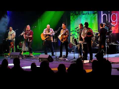 "Parting Glass" - The High Kings & Gaelic Storm - (Live) Medford, Ma. USA