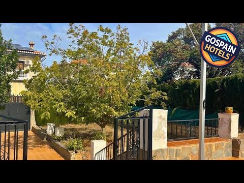 Casa con jardin en Ogijares | La Zubia, Spain | Hotel Review 🏨
