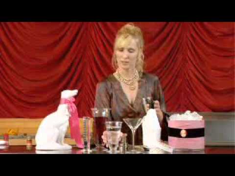 How to Make a Flirtini Cocktail