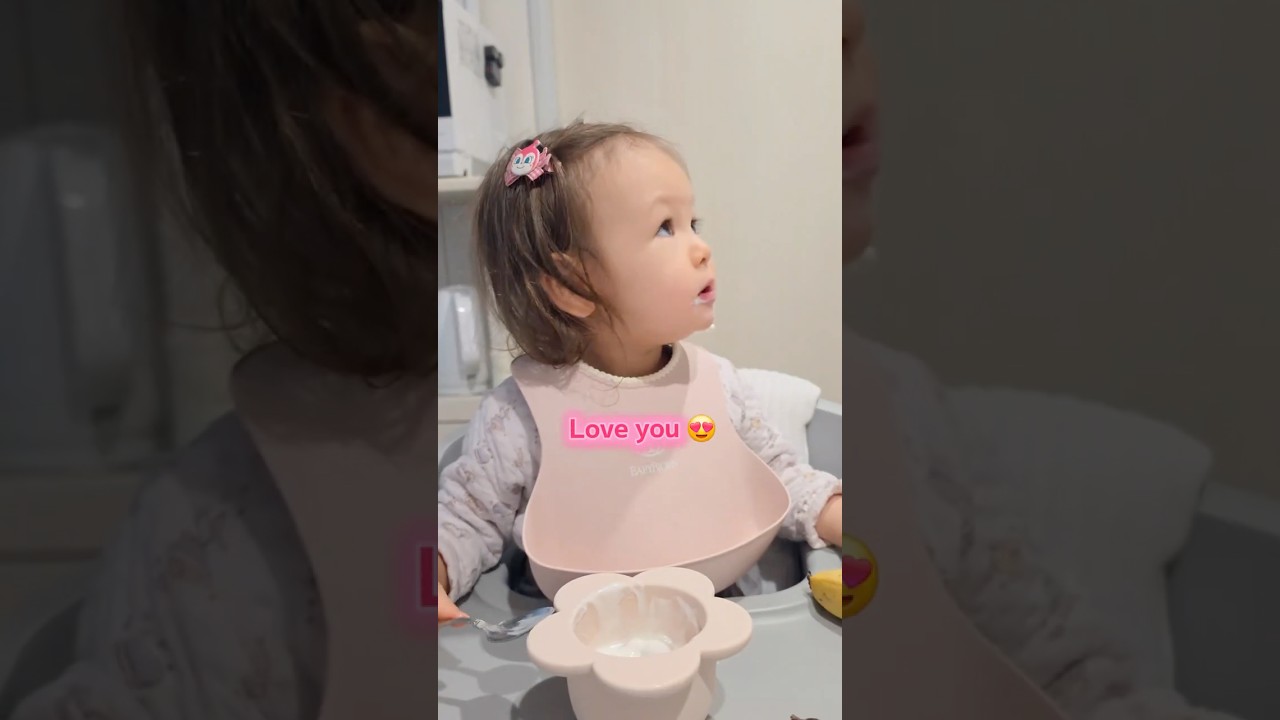 念願のデザートタイム🍓たくさん食べたいけどみんなとシェアしたいんだよね！ #赤ちゃん #国際夫婦 #shorts