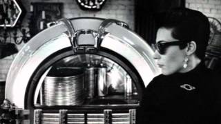 J'Entends Siffler Le Train Lyrics English Translation