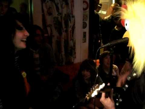 The Ornitheologian - Bird in a Balloon (Live @ The Fabric House, July 4th 2009)