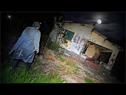 The entity appears seated before Ulysses in the House of Chairs!