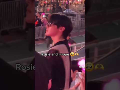 Jhope admiring Rosé like a friend 🥹😭 #rosé #jhope #fypviralシ #ytshorts #blqckpink @roses_are_rosie