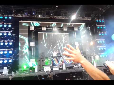 Avicii - Levels - Stereosonic Music Festival Sydney 2011