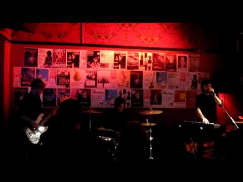 Hunz - It's So Light (live at Ric's, Brisbane, March 13 2010)