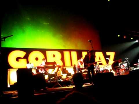 Gorillaz Live 19/12/10 - Glitter Freeze (feat. Mark E Smith)