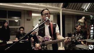 Download lagu Terbang X Larut Medley Dewa 19 & The Fly  | The Kamajaya Live Cover mp3