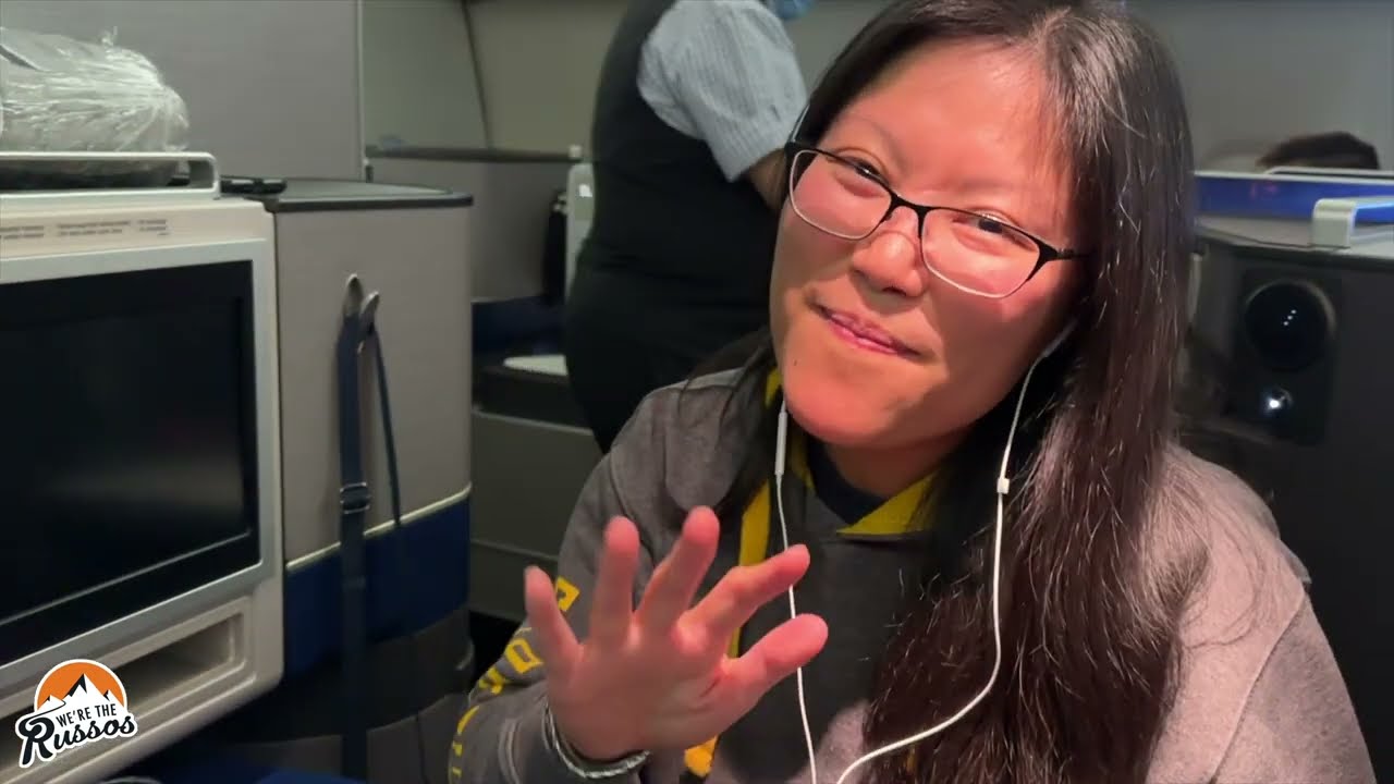 United Airlines Polaris Lounge thumbnail