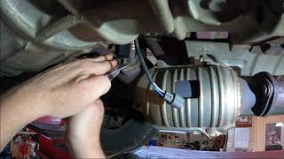Removing The Air Fuel Ratio/ Oxygen Sensor In A Toyota With The Bolt In Style