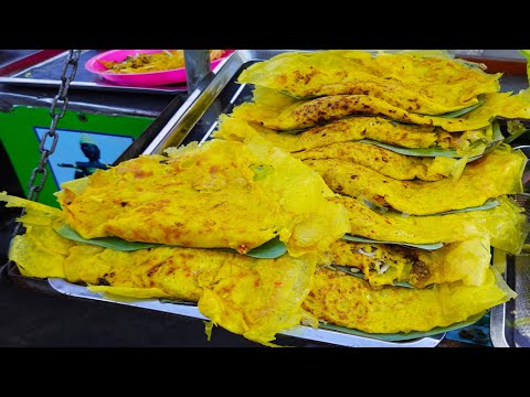 Evening street food views in Ta Khmao, street food scenes along the riverside, Cambodian street food