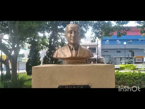 Mostrando a praça do relógio das flores garanhuns Pernambuco. 