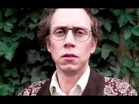 Kristoffer Kringlan Svensson hotar Åsa Linderborg (Alla mina kamrater)