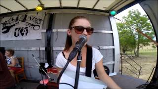 Video ZLOMENÁ14 - JE DŮLEŽITÝ u KOZY punk fest