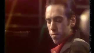 The Clash - Hate and War/The Israelites (live 1979)