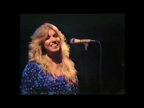 Judie Tzuke - Katiera Island - Live at Glastonbury