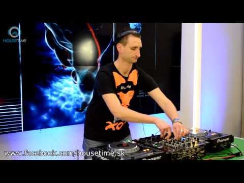 housetime.sk session #16 - Rusty Fox