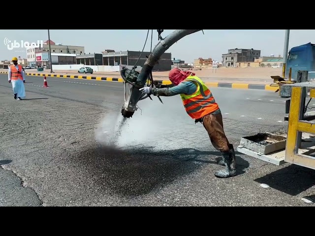 صيانة لحظية للحُفر في شوارع حفر الباطن تفاعلًا مع “المواطن”