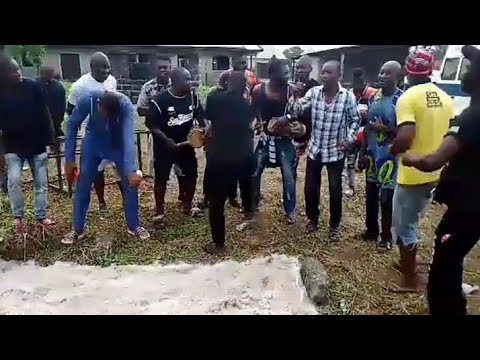 United Stars of Obiaruku pay tribute to Late Smart Williams, visit His grave ©2022