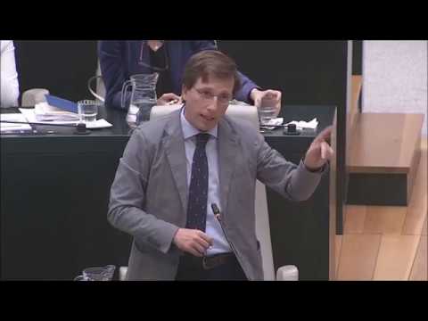 Almeida le pide a Carmena que deje de retorcer las instituciones para imponer su voluntad