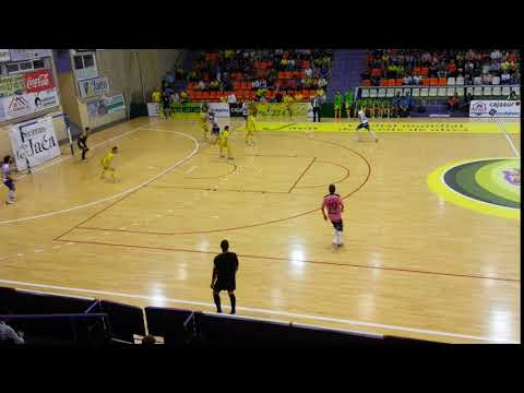 Tiro lejano de Adri Ortego y buena parada de Didac