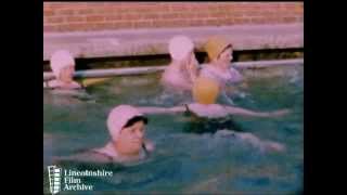 preview picture of video 'SWIMMING POOL AT ALFORD 1960s'