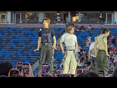 SMTown in LA - 05.11.25 - Riize "Boom boom base" (fan cam)