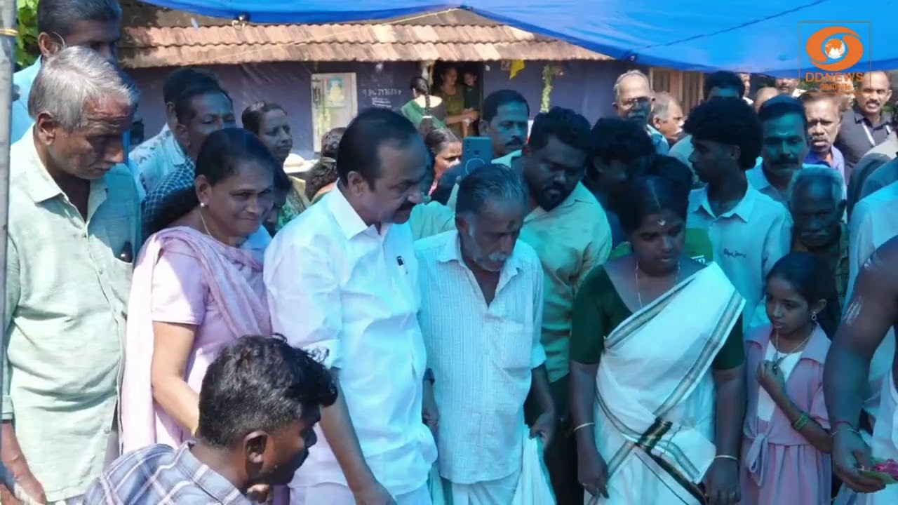 മാല്യങ്കര ശാലിനി ഉണ്ണികൃഷ്ണന് നിർമ്മിക്കുന്ന വീടി?