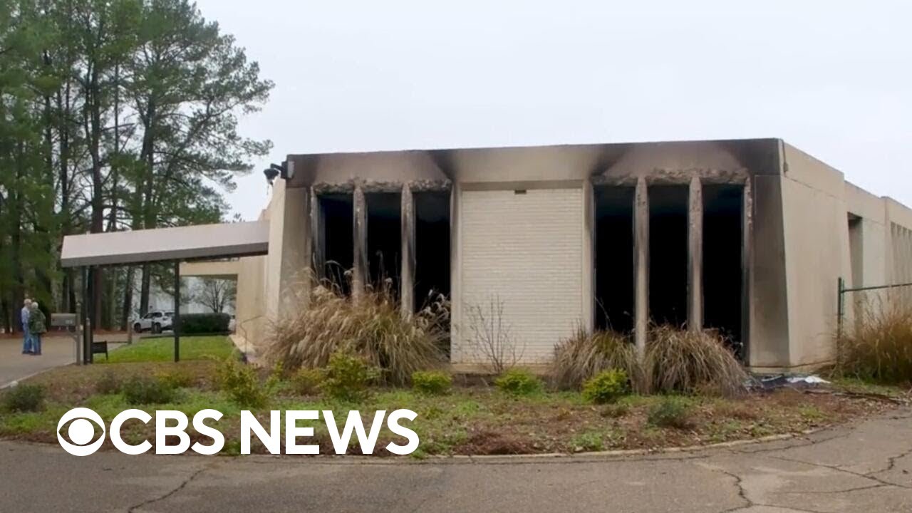 Suspect in custody after fire erupts at Mississippi synagogue