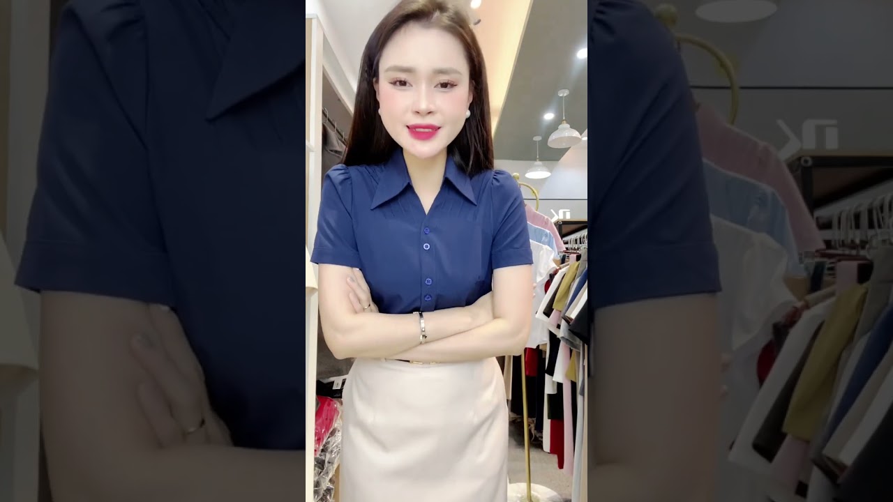 Áo Sơ Mi Cổ Đức V Bấu Dọc Vai UK Fashion Thanh Lịch, Nữ Tính Vải Mềm Mịn UKSM2501020