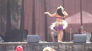preview picture of video 'Loop in Motion 2008 Hula Dancing #1'