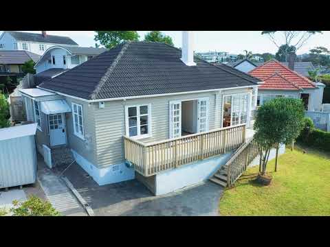 50 Tahapa Crescent, Meadowbank - Michael & Tatyana