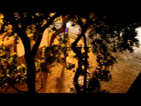 Heavy rain in Rua Farani, Botafogo, Rio de Janeiro/Brazil (12.01.2011) - part2