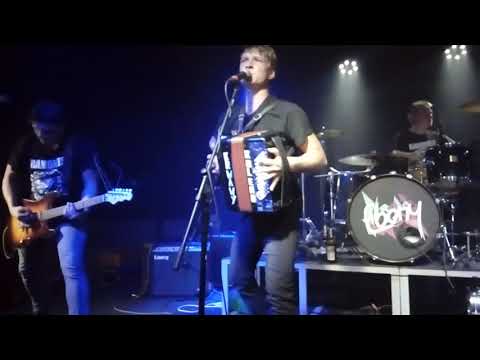 Krwawý Koleno - Krwawý Koleno zachlastáme