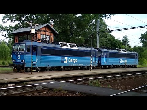 Dvě Esa Škoda 363 507-5 a 363 519-0 ČD Cargo (Ostrava-Střed 23.7.2020) s prstem :-)