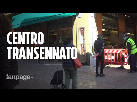 Troppa gente in centro, arrivano le transenne: "Accessi regolati per evitare gli assembramenti"
