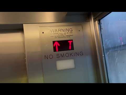 Modded US?? Hydraulic Platform Elevator #2 at Anacostia Metro Station - Washington DC