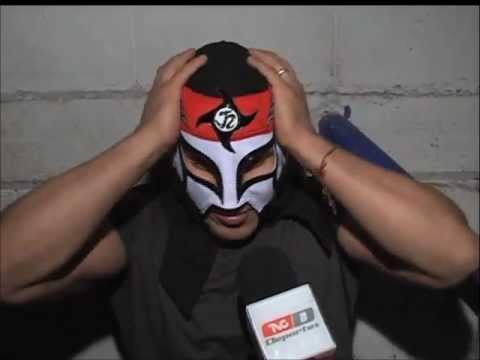 Octagón entrega a Samuray del Sol la máscara de Octagón Jr. (21-11-2012)