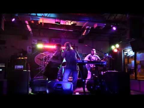 download lagu mp3 mp4 Hit N Run Band, download lagu Hit N Run Band gratis, unduh video klip Hit N Run Band