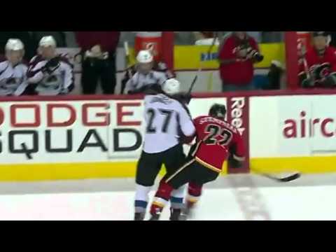 Kyle Quincey drops Lee Stempniak [HD]