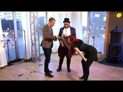 Cirkuskabarén slukar eld och svärd - och Jesper får vara med! - Nyhetsmorgon (TV4)